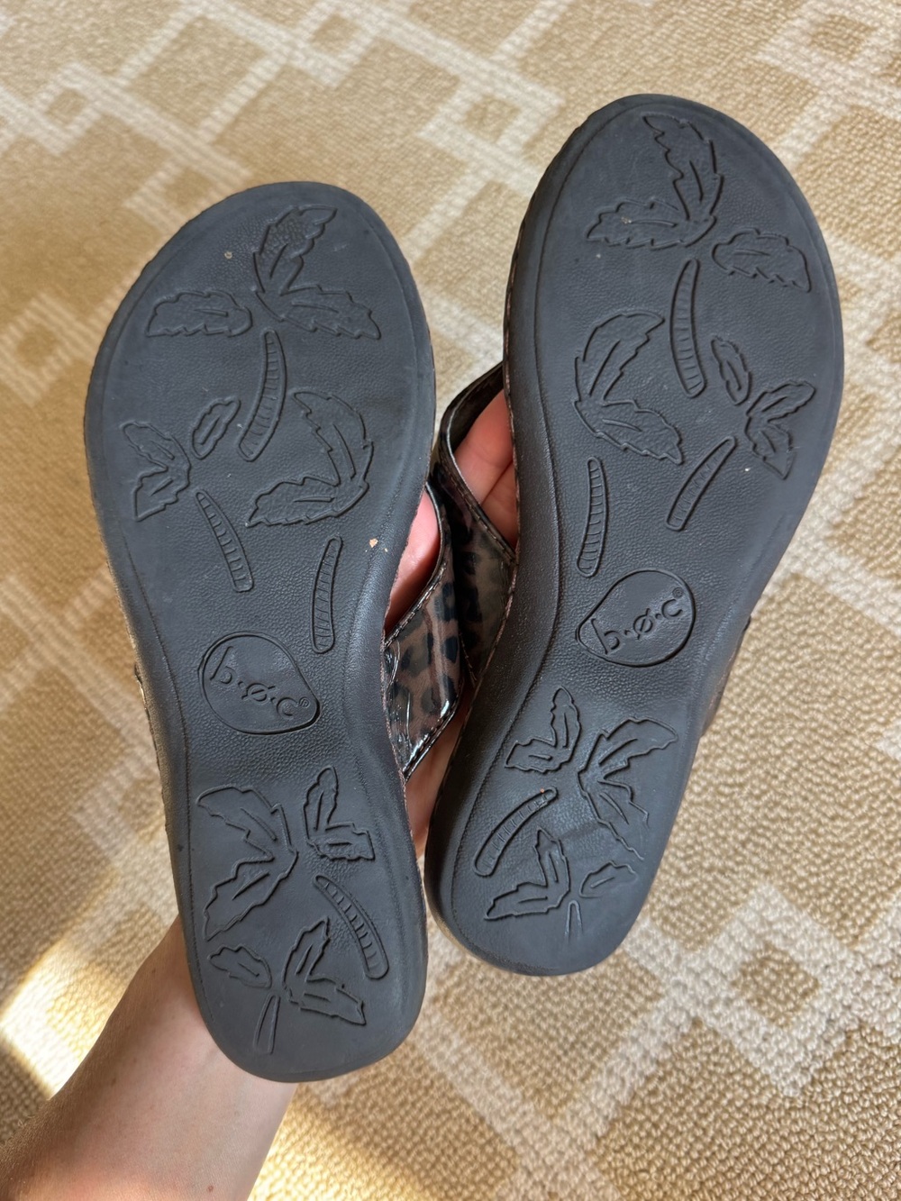 b.o.c Leopard Print Flip Flops Comfort Thong Sandals Brown Slip On Shoes Size 7 - Picture 3 of 11